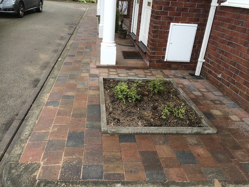 Southport-block-paving-flowerbed